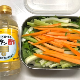 セロリの葉もかんたん酢で美味しく ピクルス レシピ 作り方 By 善ちゃん 楽天レシピ セロリの葉もかんたん酢で美味しく ピクルス レシピ 作り方 By 善ちゃん 楽天レシピ